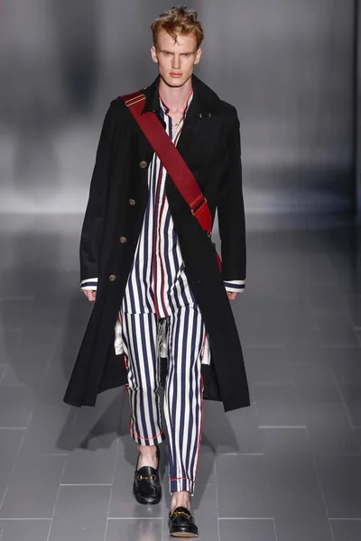 Look 29